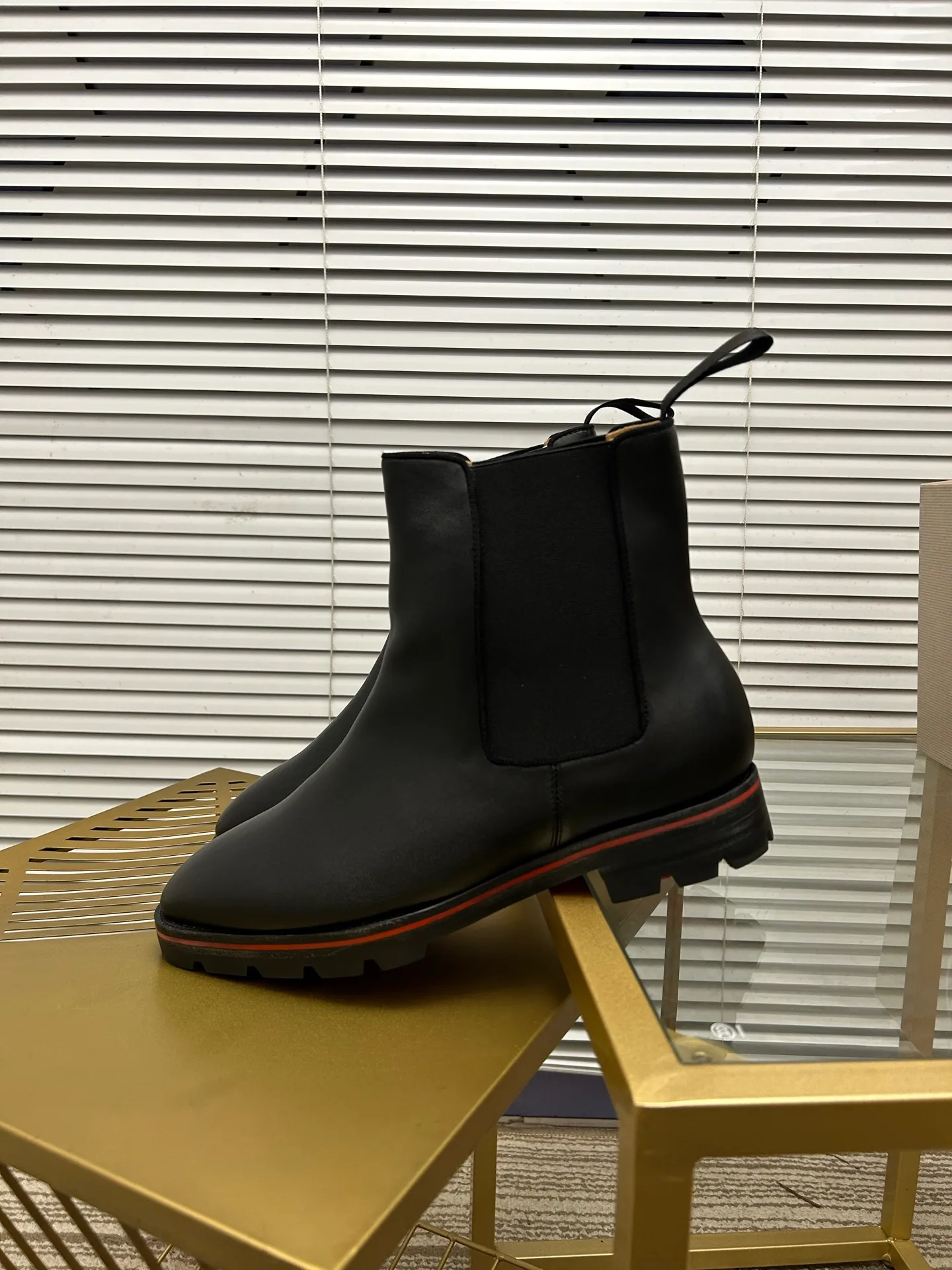 (Customized model) Ex-factory price is 800. christian louboutin (CL red sole shoes) counter series, casual sneakers for couples 📢 📢 📢 Exclusive hot style release 🎈🎈💪 Movable latex feet 👻 Finished outsole line [Proud] 😝Female 35-40# Male 38#-46, global supply😝 [Top version]: Original imported genuine leather upper, top original leather lining, original molded TPU outsole, original 1:1 detail processing, original shoe last,
